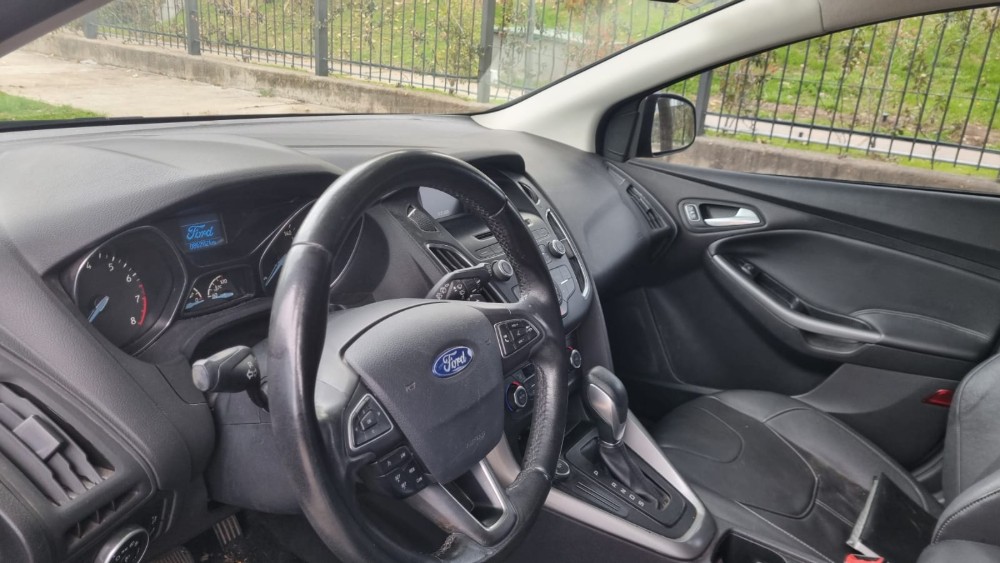 Ford Focus Se Plus Aut Cuero-Techo 5 Pts — foto 3